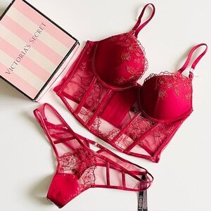36B MEDIUM Victoria’s Secret ruby red bra set